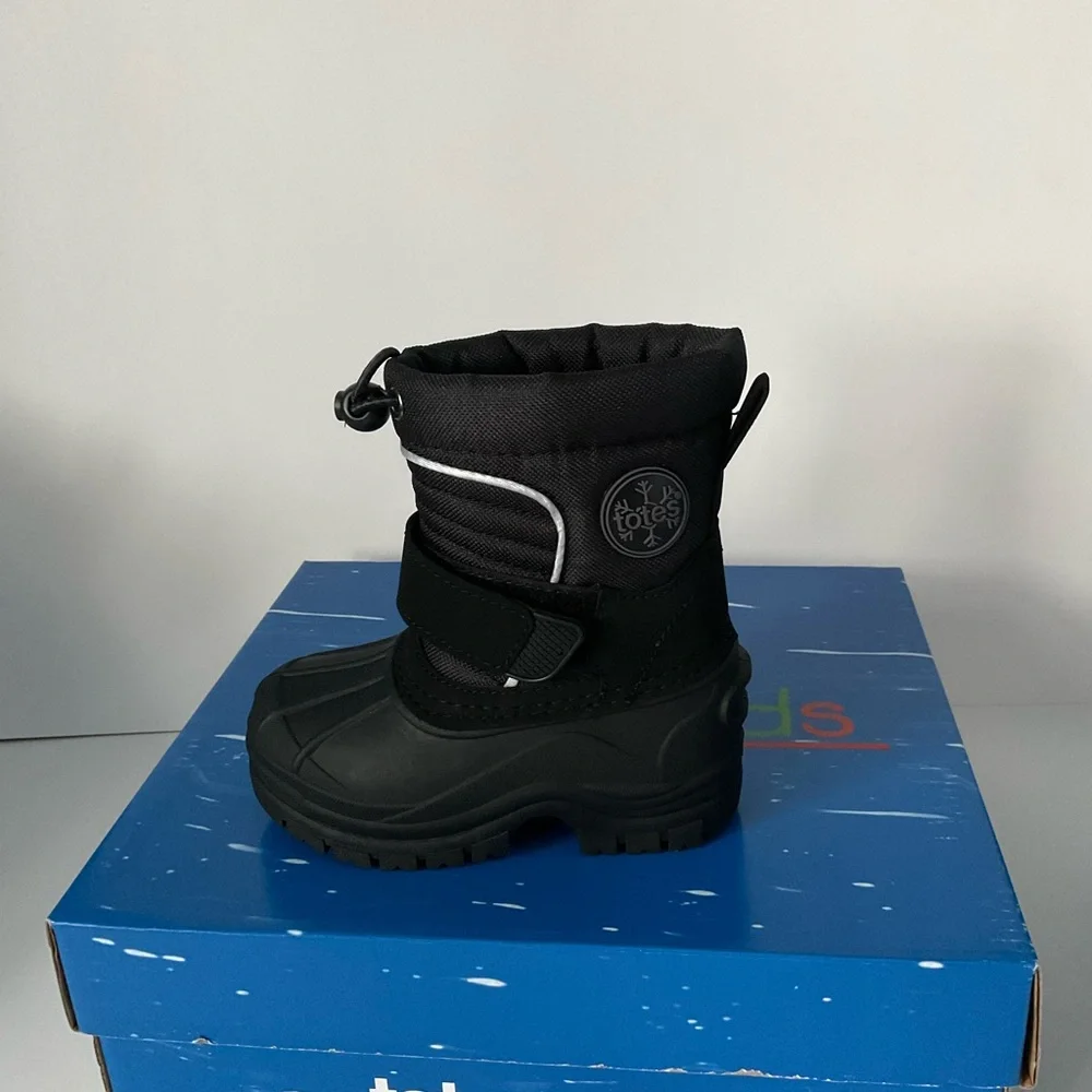 Totes Taelor black silvers toddler boys‎ size 5T